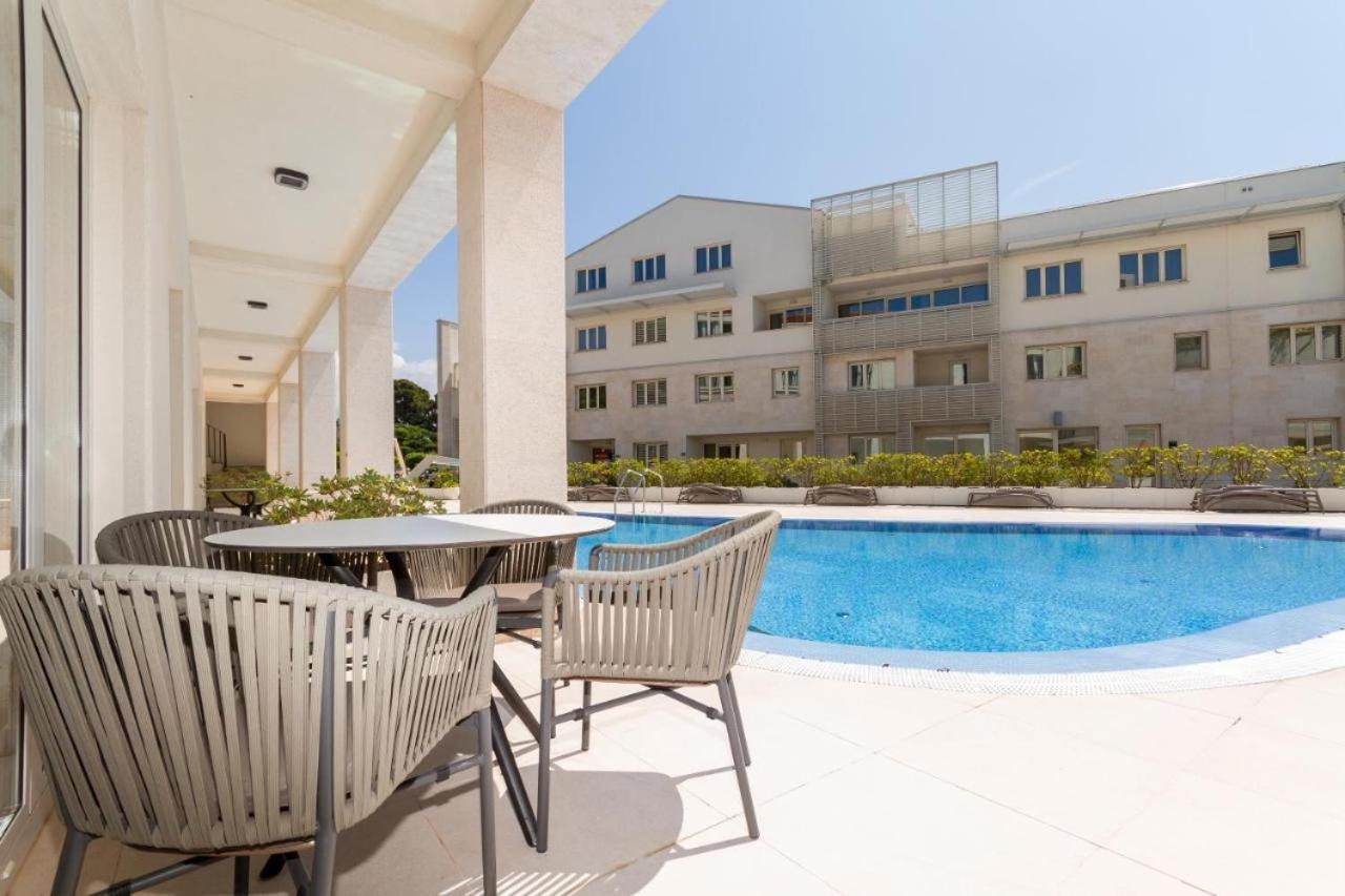 Lux Pool Suite Умаг Екстер'єр фото